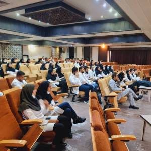برگزاری کارگاه آموزشی تکنولوژی های نوین در مدیریت دیابت ویژه پزشکان محترم فوق تخصص غدد بزرگسال در بیمارستان کوثر شهر سمنان (پمپ انسولین و سنسور قند خون)